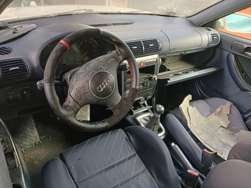 AUDI A3 (8L) — vehículo donante para recambios 