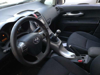 TOYOTA AURIS (E15)