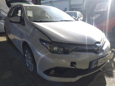 TOYOTA AURIS (E18)