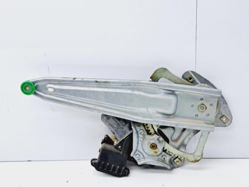 ELEVALUNAS TRASERO DERECHO Toyota AURIS (E18) 