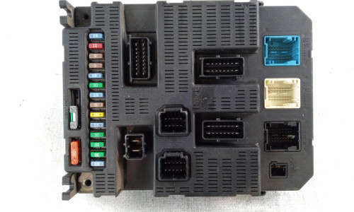  CAJA RELES / FUSIBLES CITROEN C4 BERLINA 