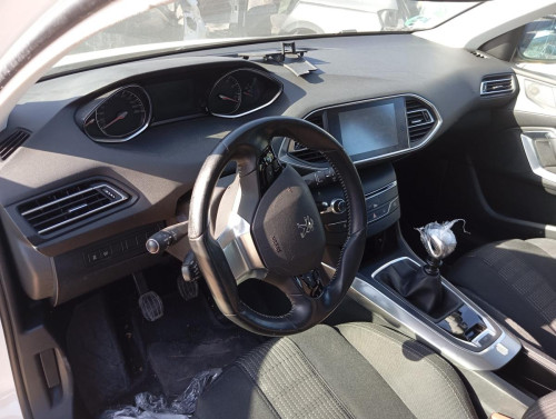 PEUGEOT 308 SW — автомобиль-донор на запчасти 