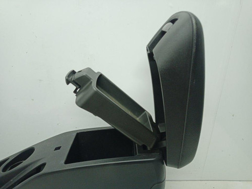  APOYABRAZOS CENTRAL, KIA, CEED (ED) 