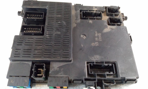 CAJA RELES / FUSIBLES Citroen XSARA BERLINA 