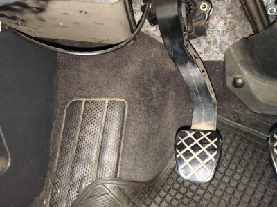 PEDAL EMBRAGUE