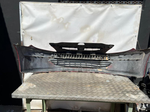 PARAGOLPES DELANTERO 