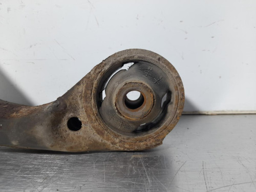 BRAZO SUSPENSION INFERIOR DELANTERO DERECHO KIA SPORTAGE (KM) 