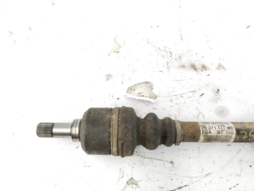 TRANSMISION DELANTERA IZQUIERDA Peugeot 307 (S1)(04.2001) 
