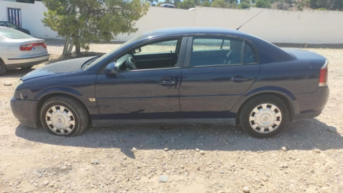 OPEL VECTRA C BERLINA — vehículo donante para recambios 