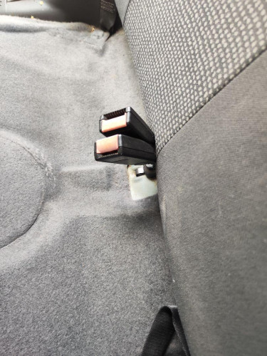 ENGANCHE CINTURON TRASERO DERECHO Opel CORSA C 