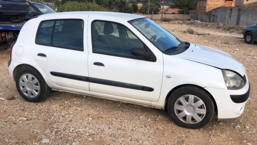 RENAULT CLIO II FASE II (B/CB0) — Donor Vehicle for Used Parts 