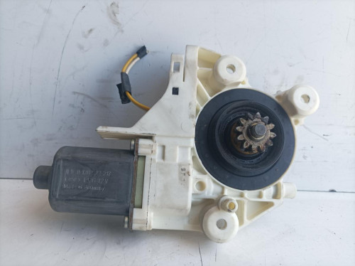 MOTOR ELEVALUNAS DELANTERO IZQUIERDO 