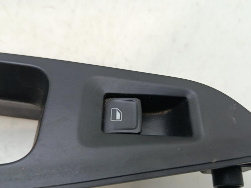 MANDO ELEVALUNAS TRASERO DERECHO Seat LEON (5F1) 
