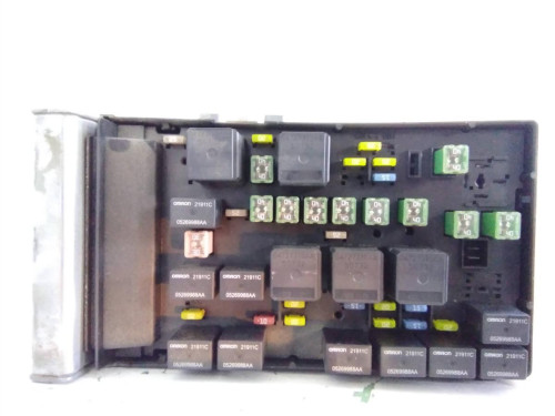 CAJA RELES / FUSIBLES Chrysler VOYAGER (RG) 