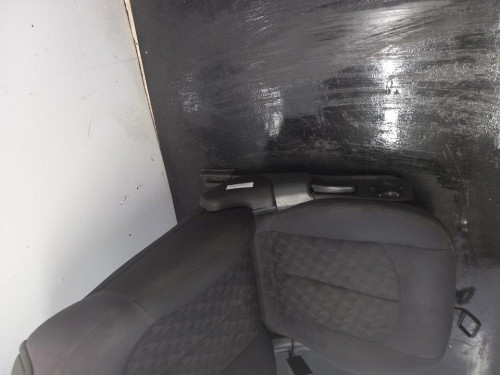  ASIENTO DELANTERO IZQUIERDO Mercedes-Benz CLK (BM 209) COUPE 