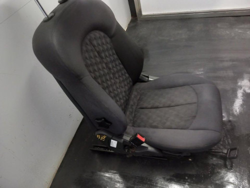  ASIENTO DELANTERO IZQUIERDO Mercedes-Benz CLK (BM 209) COUPE 
