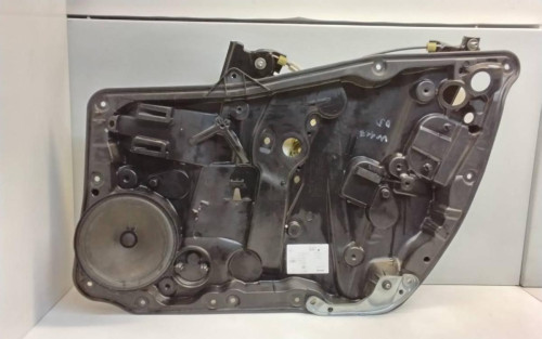 ELEVALUNAS DELANTERO DERECHO Mercedes-Benz CLASE CLA (BM 117) 
