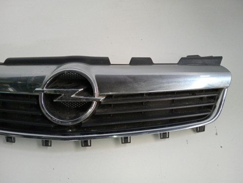  REJILLA DELANTERA Opel ZAFIRA B 