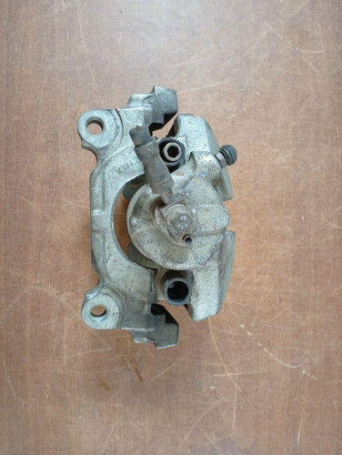 PINZA DE FRENO DELANTERA IZQUIERDA 