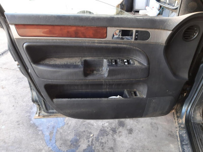 VOLKSWAGEN TOUAREG (7LA)