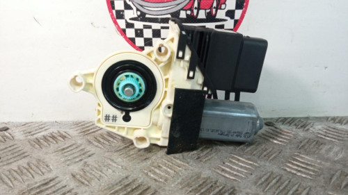  MOTOR ELEVALUNAS TRASERO DERECHO 