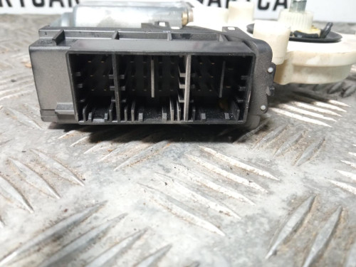  MOTOR ELEVALUNAS DELANTERO DERECHO 