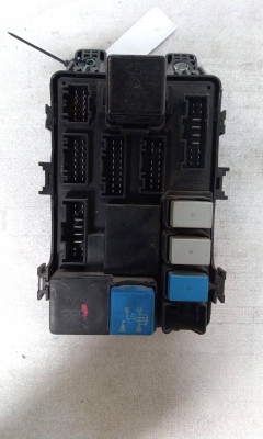 CAJA RELES / FUSIBLES