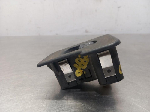  MANDO ELEVALUNAS DELANTERO DERECHO CITROEN XSARA BERLINA 