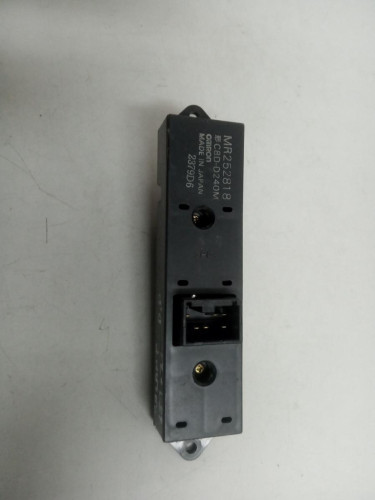  MANDO ELEVALUNAS DELANTERO DERECHO MITSUBISHI GALANT BERLINA (EA0) 