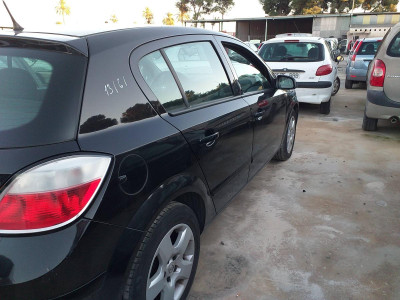 OPEL ASTRA H BERLINA