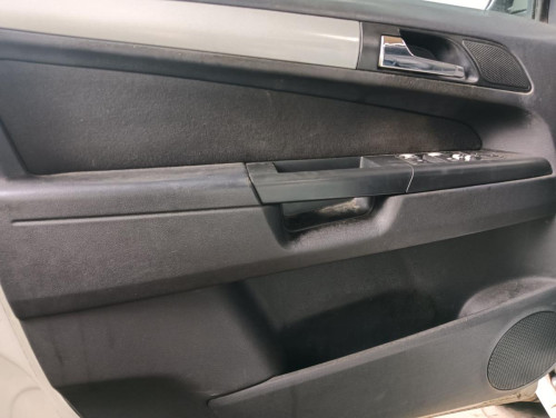 OPEL ZAFIRA B — vehículo donante para recambios 