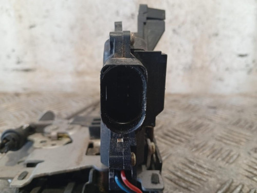 CERRADURA PUERTA DELANTERA DERECHA 