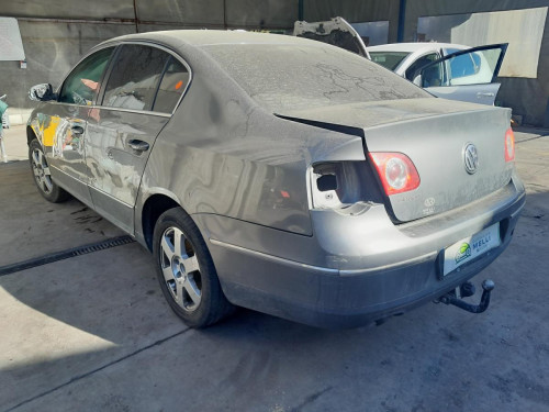  VOLKSWAGEN PASSAT BERLINA (3C2) 