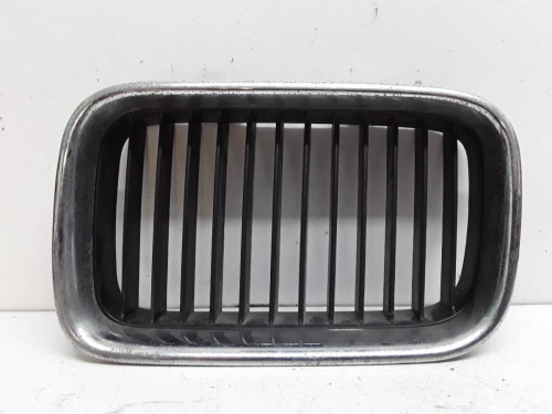 REJILLA PARAGOLPES IZQUIERDA BMW SERIE 3 TOURING (E36) 