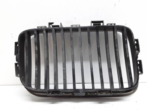 REJILLA PARAGOLPES IZQUIERDA BMW SERIE 3 TOURING (E36) 