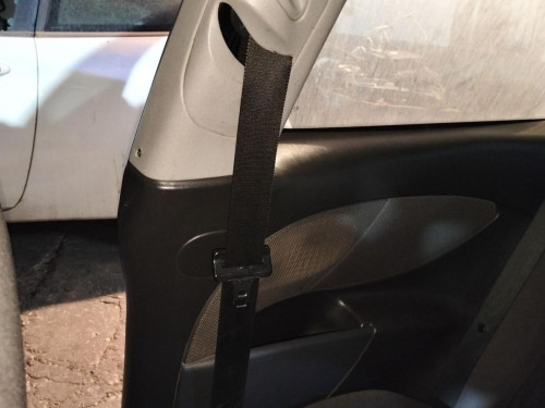 CINTURON SEGURIDAD DELANTERO DERECHO Ford FOCUS BERLINA (CAK) 