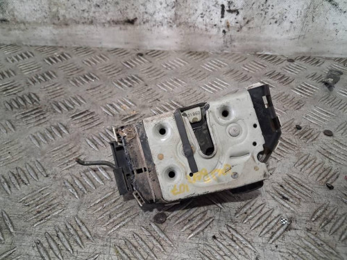CERRADURA PUERTA TRASERA IZQUIERDA 