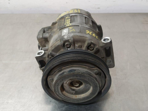  COMPRESOR AIRE ACONDICIONADO Volkswagen PASSAT BERLINA (3B3) 