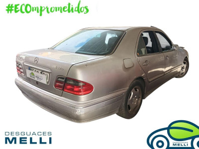 MERCEDES-BENZ CLASE E (BM 210) BERLINA