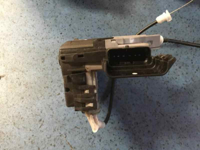 CERRADURA PUERTA TRASERA IZQUIERDA