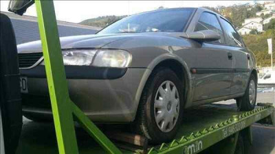 OPEL VECTRA B BERLINA