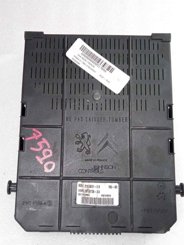 CAJA RELES / FUSIBLES NISSAN X-TRAIL (T30) 