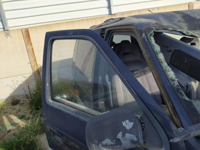 LUNA DELANTERA DERECHA, CHRYSLER, VOYAGER GS