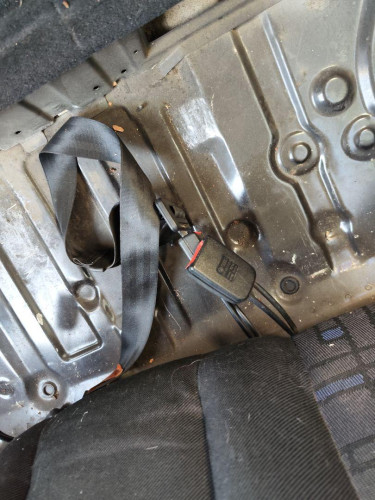 ENGANCHE CINTURON TRASERO DERECHO VOLKSWAGEN GOLF III (1H1)(11.1991) 