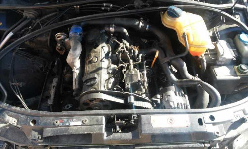 AUDI A4 BERLINA (B5) — vehículo donante para recambios 