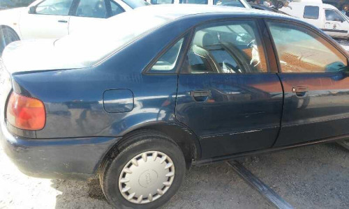 AUDI A4 BERLINA (B5) — vehículo donante para recambios 