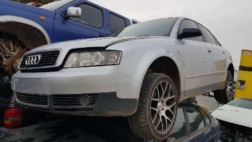 AUDI A4 BERLINA (8E) — vehículo donante para recambios 