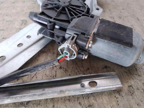 ELEVALUNAS TRASERO DERECHO Nissan NOTE (E11E) 