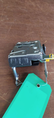 CERRADURA PUERTA DELANTERA IZQUIERDA 