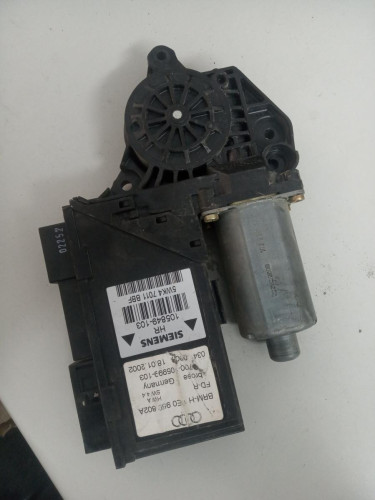 MOTOR ELEVALUNAS TRASERO DERECHO Audi A4 AVANT (8E) 